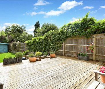 Delightful period cottage with south facing garden in this sought a... - Photo 2