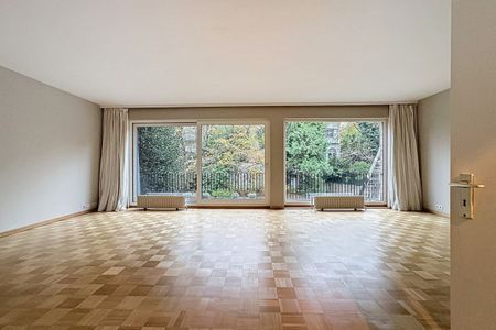 Spacieuse maison 2 façades (320m²) / Quartier résidentiel et calme. - Photo 3