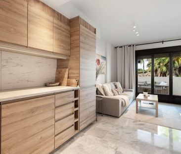 Semi-Detached House · Riviera del Sol - Photo 1