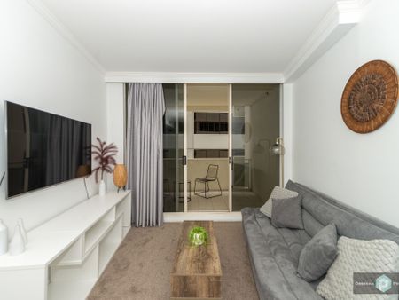 Desirable 1 Bedroom Apartment, Prime Sydney CBD Location - Photo 2