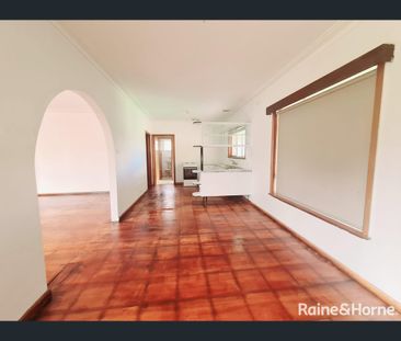 59 Ridgeway Parade, Sunshine West, Vic 3020 - Photo 2