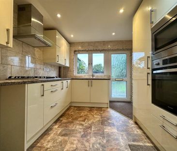 3 bedroom semi-detached house to rent - Photo 1