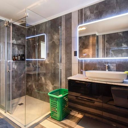 Four bedroom home in Papakura! - Photo 2