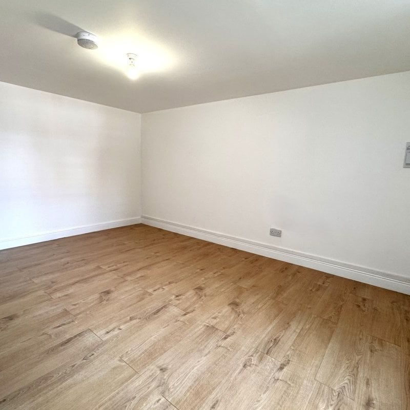 High Street - Photo 1