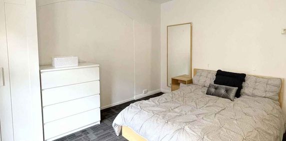 2 Bedroom Apartment Large - Photo 2