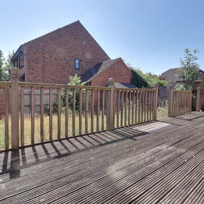 4 bedroom detached house to rent - Photo 1