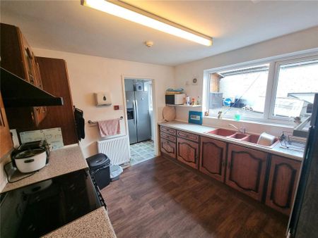 1 bedroom in a house share to rent - Photo 5