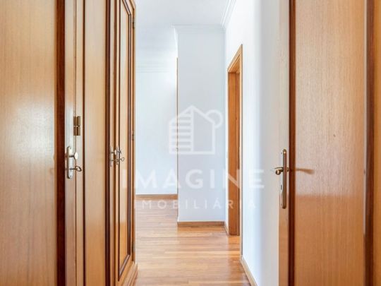 4 room luxury Flat for rent in Setúbal, Distrito de Setúbal - Photo 1