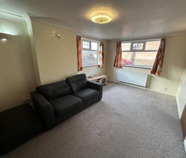 3 bedroom flat to rent - Photo 1