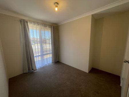 12 Grande Way, Beechboro WA 6063 - House For Rent - $720 | Domain - Photo 5