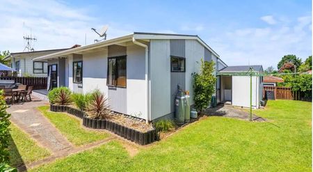 Sunny 3 bedroom set back off the road - Photo 4