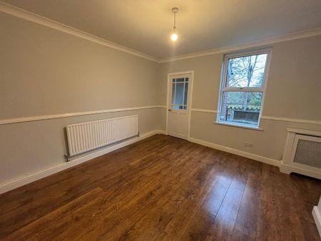 2 bedroom terraced house to rent - Photo 2