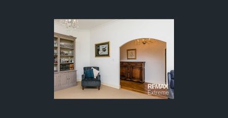 It's All About Location - Gorgeous 4x2, plunge pool! - Photo 3