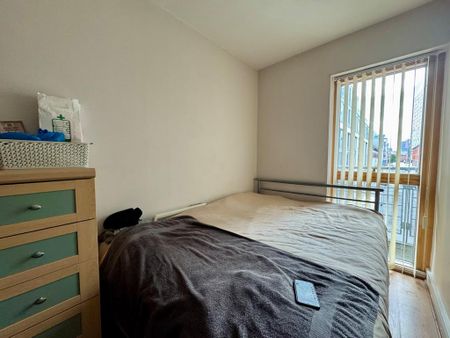 2 bedroom flat to rent - Photo 2