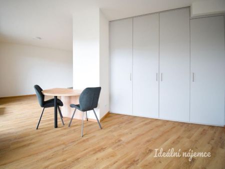 Pronájem bytu 1+kk 51 m2 - Photo 2