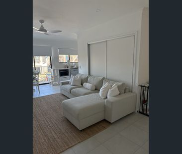 Stylish Boutique Estate – Make This Home Yours in Time for Christma... - Photo 4