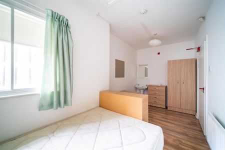 6 bed apartment to rent in Clayton Street West, City Centre, NE1 - Photo 2