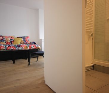 Appartement a louer Paris - Loyer €804/mois charges comprises ** - Photo 5