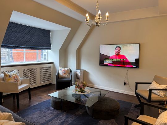 3 Bedrooms, 3 Ensuite Bathrooms, Cloakroom and Large Double Reception with Concierge & Lift - Photo 1