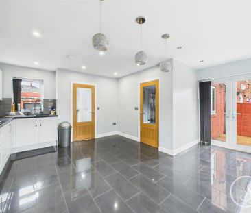 3 bedroom semi-detached house to rent - Photo 6