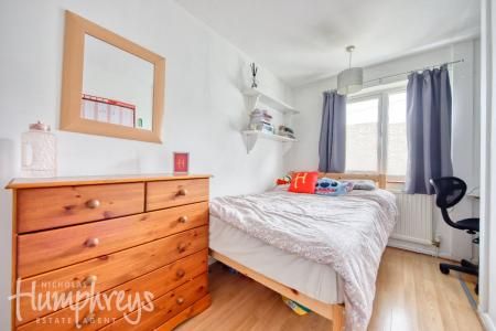 15 Tunstall Road, Canterbury - Photo 2