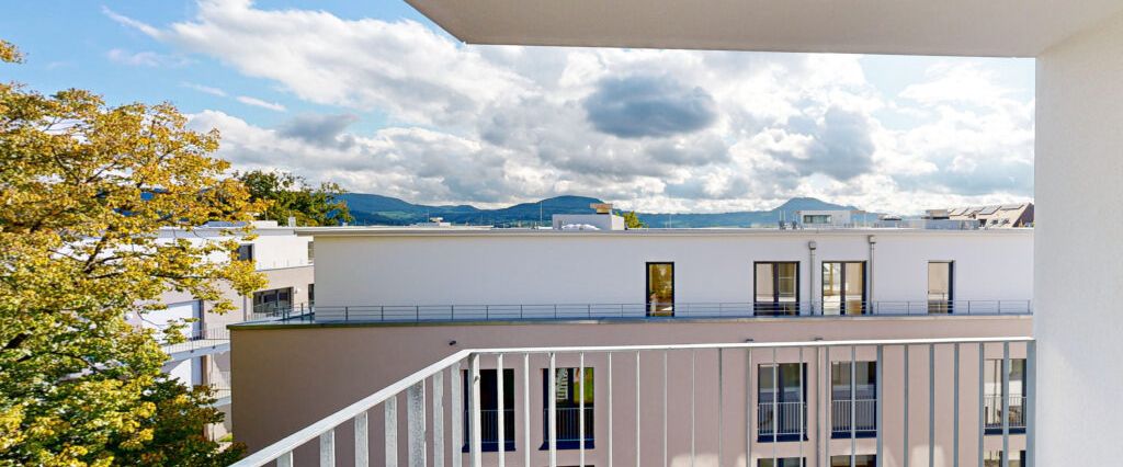 UMZUGSBONUS sichern: Helle 3-Zimmer-Wohnung mit Loggia und EBK anmieten! - Photo 1