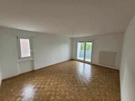 Appartement dernièrement rénové de 3 pièces avec balcon ! - Photo 3