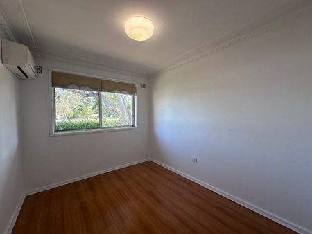 GREAT FAMILY HOME - Photo 3