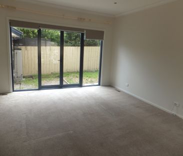 2/46 Margot Street, Chadstone VIC 3148 - Townhouse For Rent | Domain - Photo 1