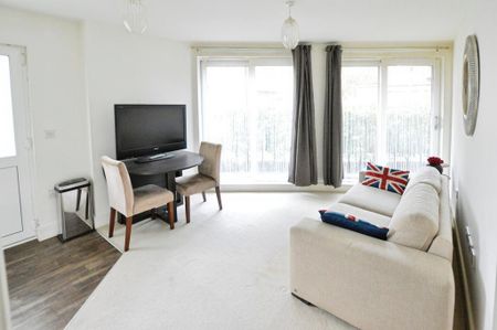 1 bedroom ground floor maisonette to rent - Photo 2