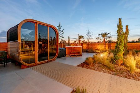 6 bedroom detached house to rent - Photo 5