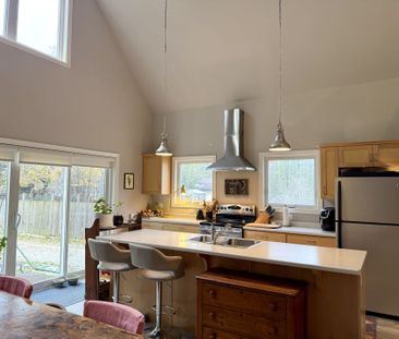 For Lease - 18 Hickory Street, Collingwood, Ontario - Photo 1