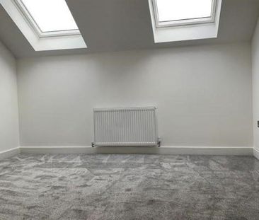 4 bedroom semi-detached house to rent - Photo 4