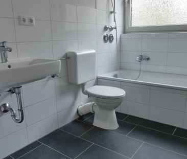 Schöne 3-Zimmer-Wohnung mit Tageslichtbad und Balkon in Neu-Isenbu... - Foto 3