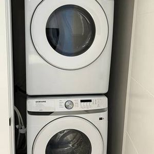 1Br Ground level + large patio & 2 parking spots - Photo 3