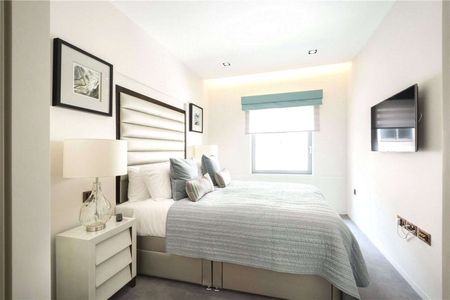 This is a beautiful 2nd floor contemporary apartment with concierge, presented in immaculate condition, enviably situated in the heart of St. James's. - Photo 4