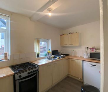 6 bedroom detached house to rent - Photo 6