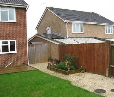 3 bedroom semi-detached house to rent - Photo 1