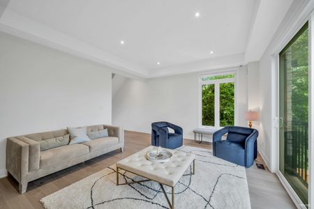 For Lease - 6 Howick Lane, Richmond Hill, Ontario - Photo 2