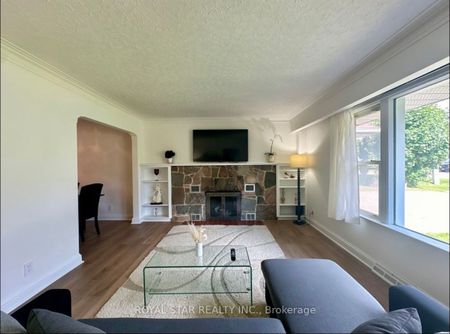 For Lease - 38 Lake Avenue, Richmond Hill, Ontario - Photo 3