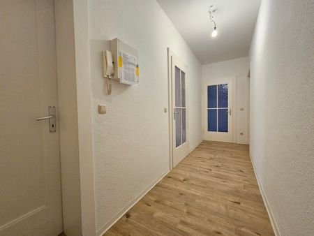 Absolute Traumwohnung mit Einbauküche - Foto 3