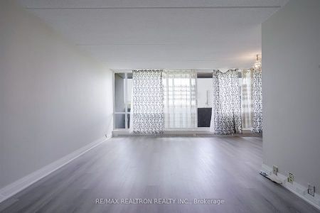 For Lease - 2 Glamorgan Avenue Unit# 602, Toronto, Ontario - Photo 2