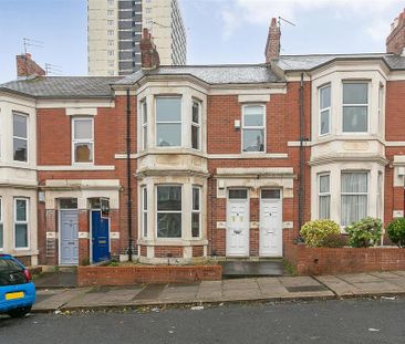 3 bedroom flat to rent - Photo 1