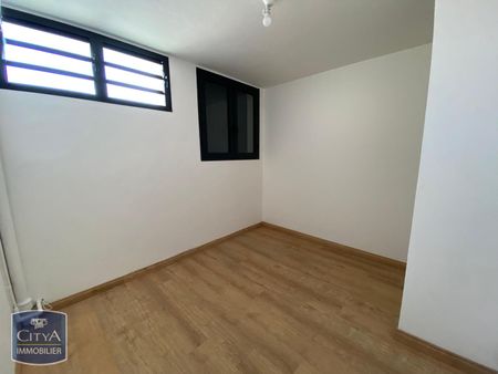 Location Appartement 4 pièces 105m² ST DENIS 97400 - Photo 5