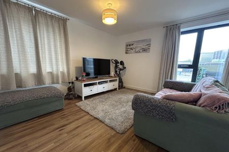 2 bedroom flat to rent - Photo 2