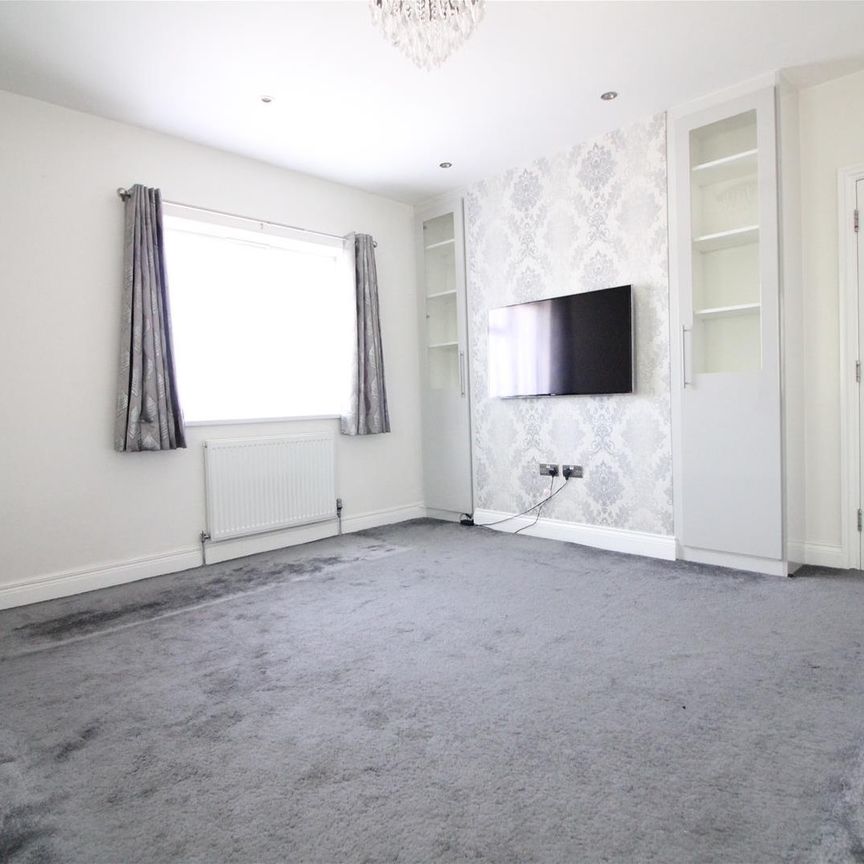 Heathfield Road, London - Photo 1