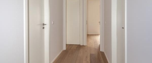 Exklusive Dachgeschoss Wohnung im Neubau mit Loggia, Fußbodenheizung und Parkett! - Photo 1