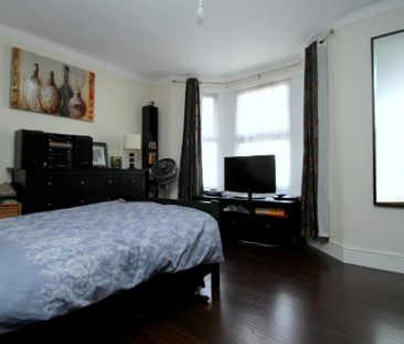 4 bedroom terraced house to rent - Photo 5