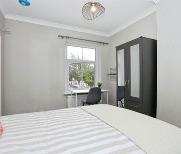 1 bedroom in a house share to rent - Photo 3