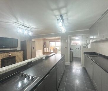 Highfield Road, Romford, RM5 3AW, Property for rent - Photo 4